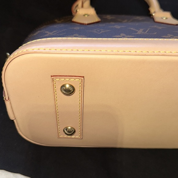 Louis Vuitton Alma BB Monogram! 💯 Authentic! Excellent condition! - Picture 4 of 15